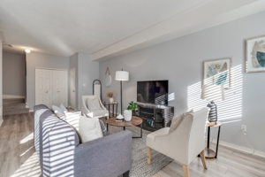 1250 St Martins Dr, Pickering, ON L1W 1L7, Canada Photo 14