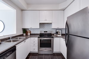 1250 St Martins Dr, Pickering, ON L1W 1L7, Canada Photo 17