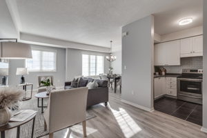 1250 St Martins Dr, Pickering, ON L1W 1L7, Canada Photo 12