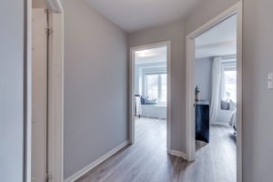 1250 St Martins Dr, Pickering, ON L1W 1L7, Canada Photo 25