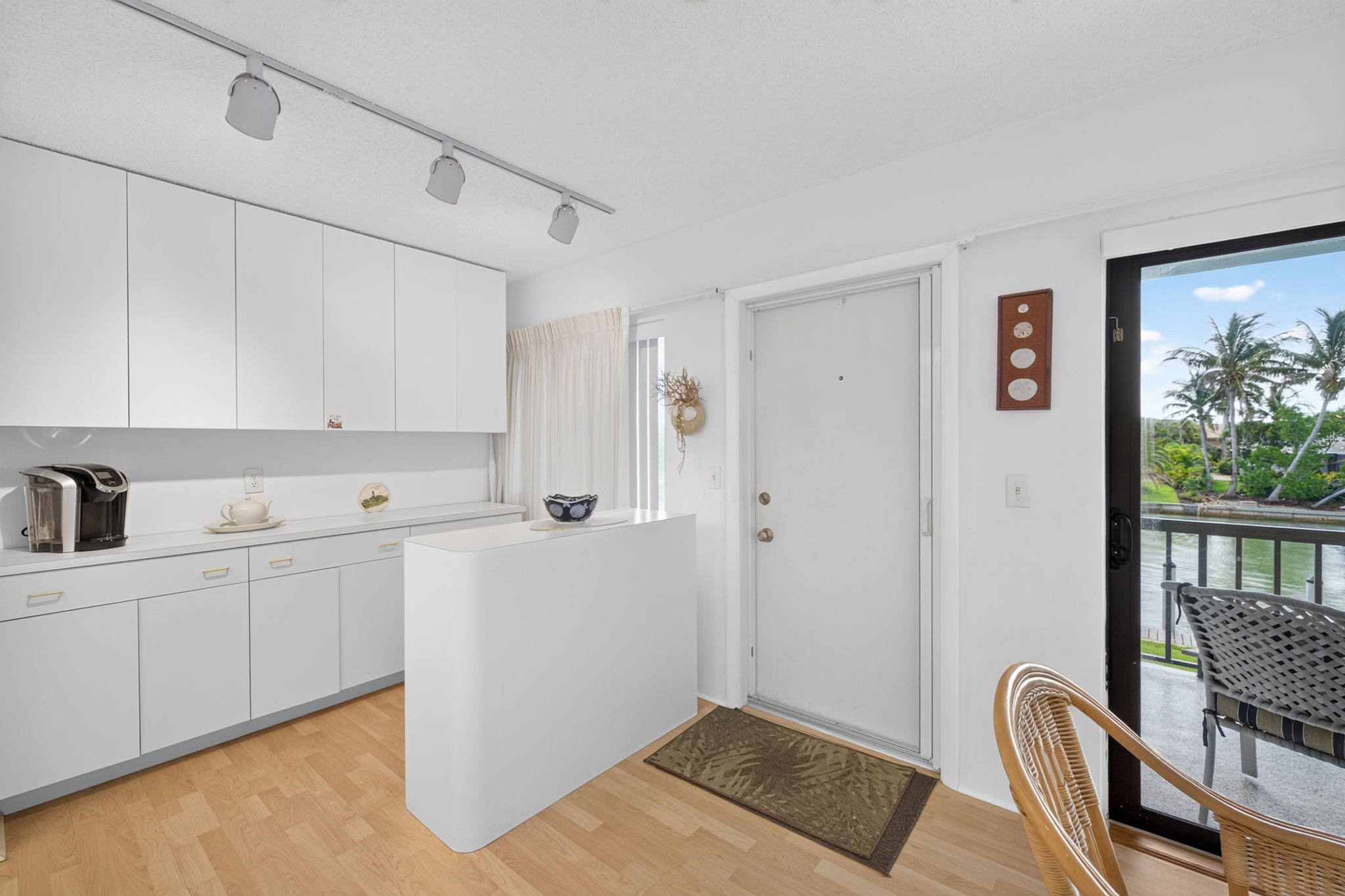 Kitchen 1 of 3