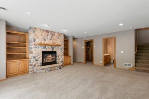  Photo 48