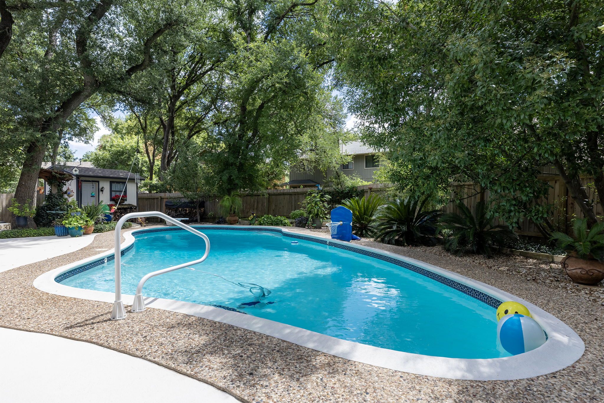 Mature trees that magically cool the backyard