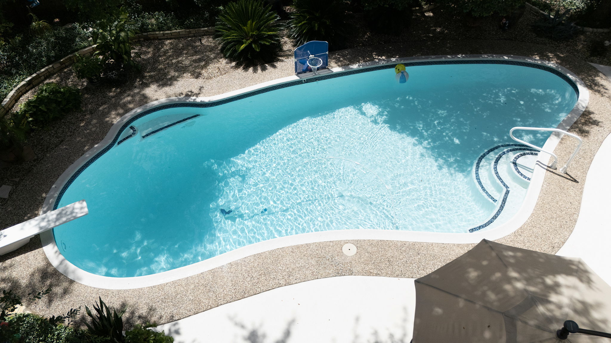 Imagine the pool parties