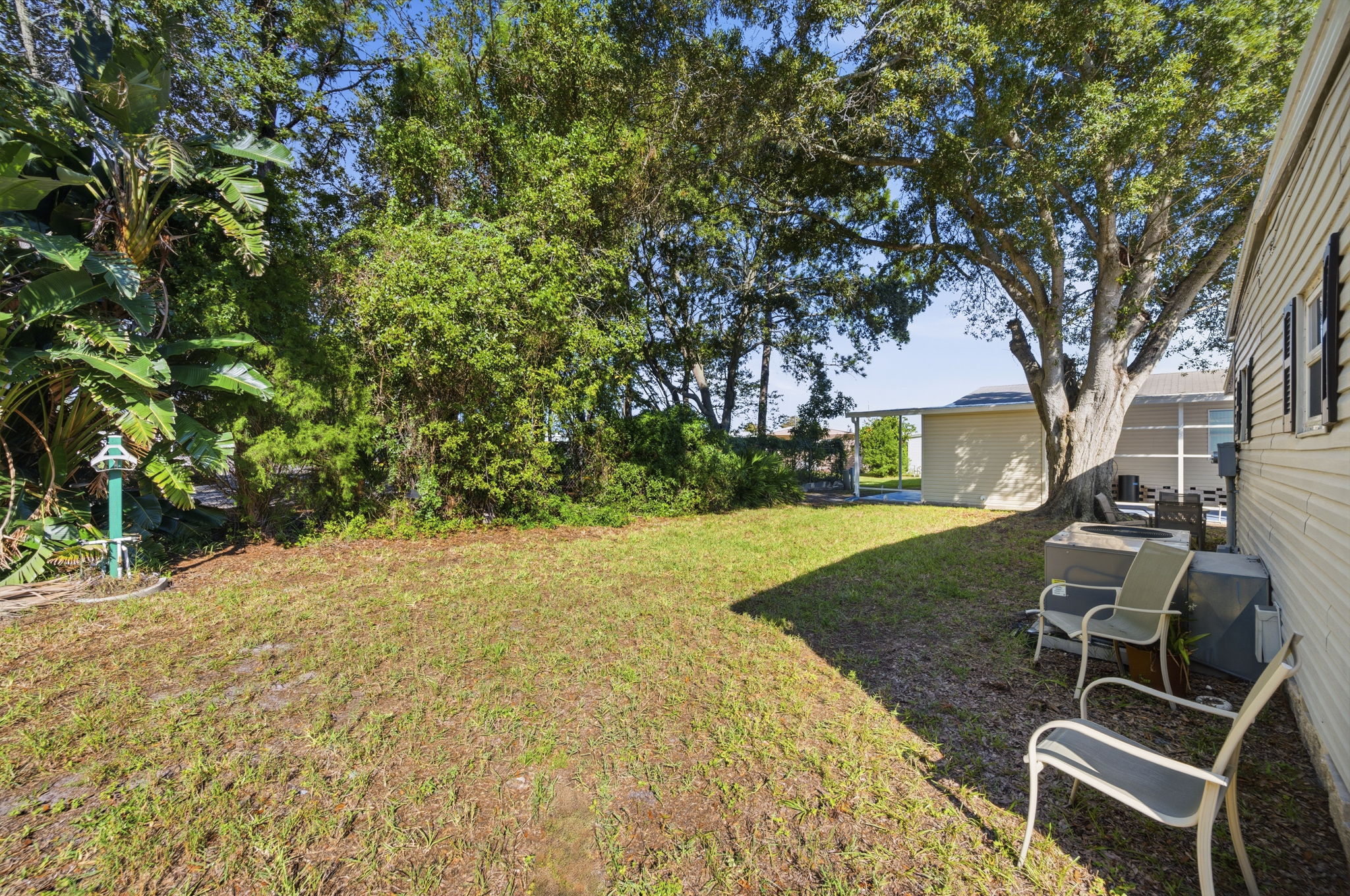 Rear Exteriors (4)