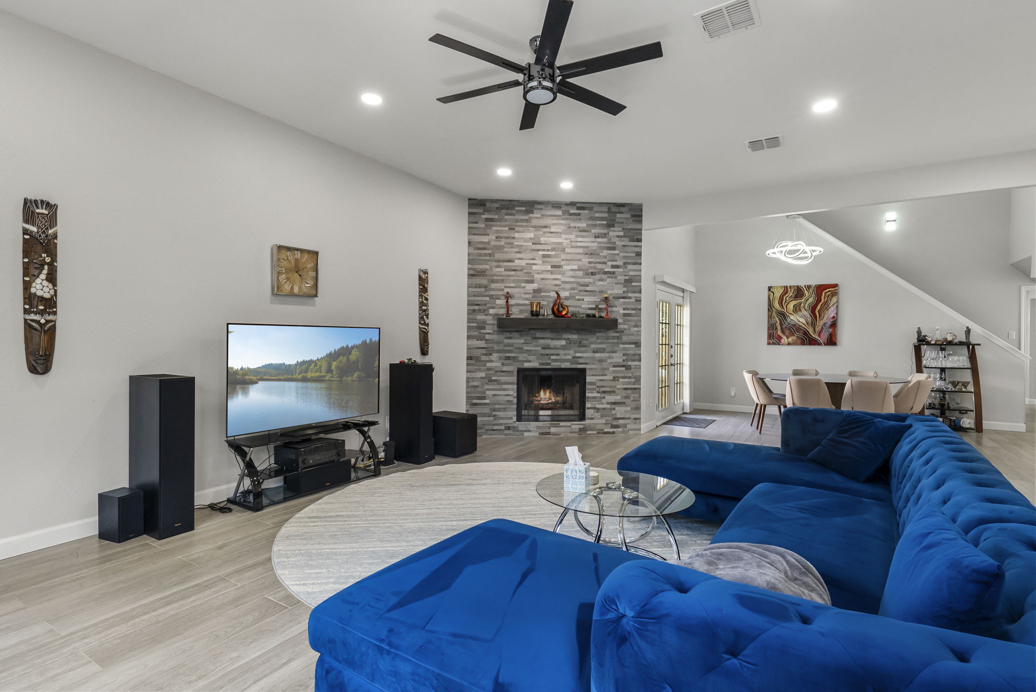 A view of the living area to the dining area.