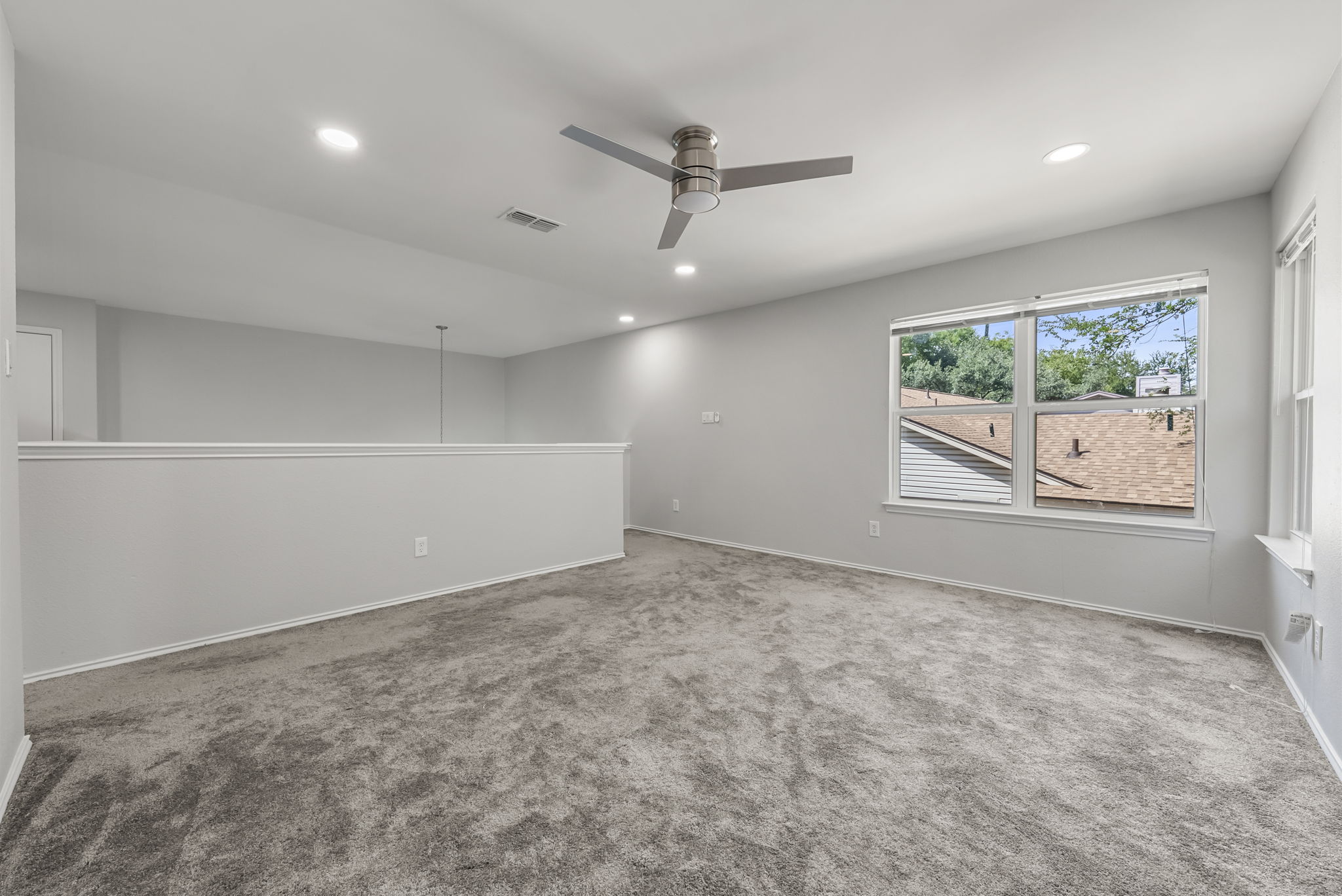 Second living area right upsatirs by the secondary bedrooms!