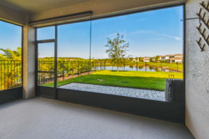 Screened-in Porch