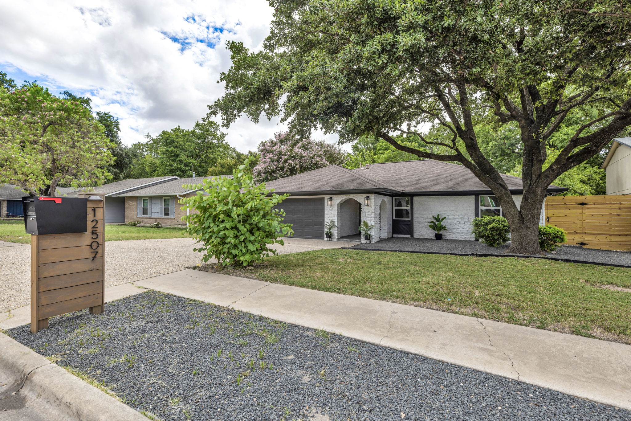 12507 Lamplight Village Ave, Austin, TX 78727
