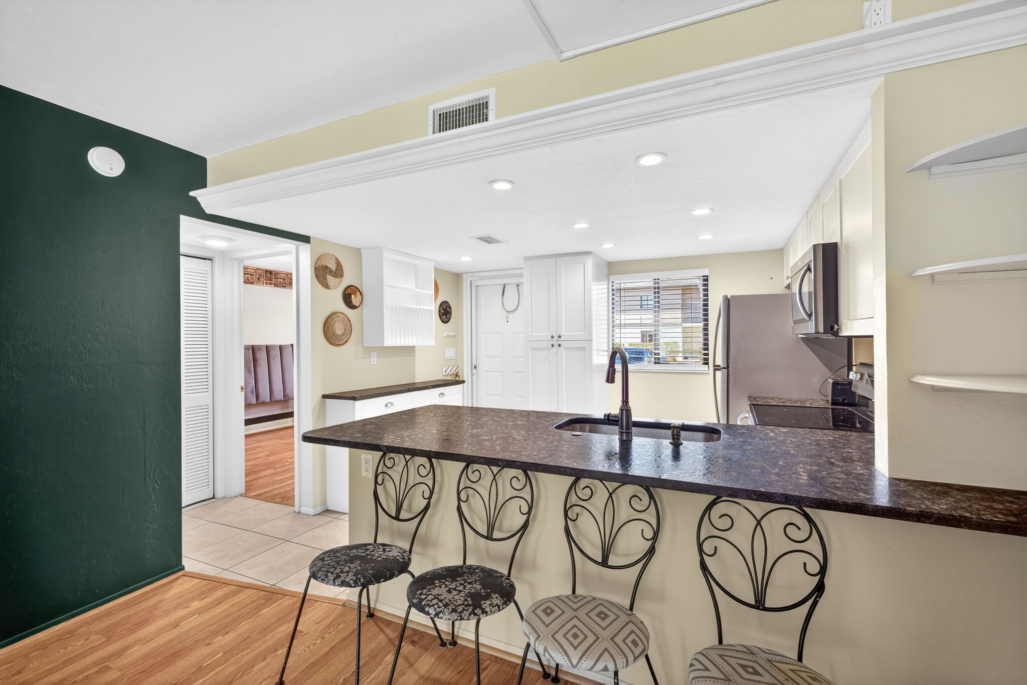 Breakfast Bar 2 of 2