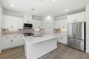 015_F8_1251 Leonhardt Lp