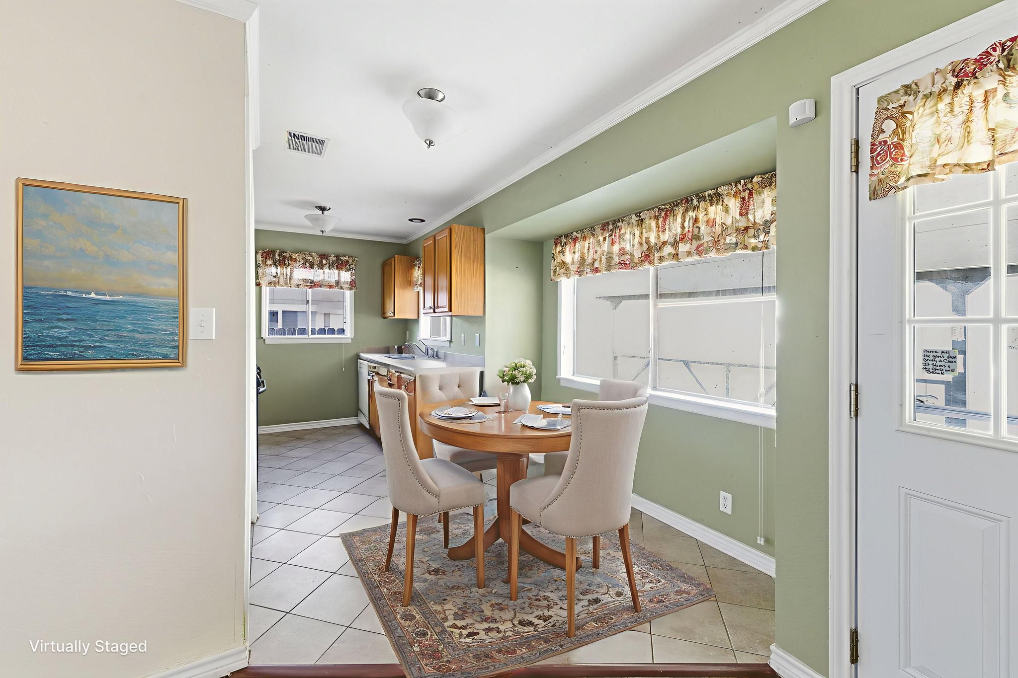 8Y8A7024 virtually staged.jpeg