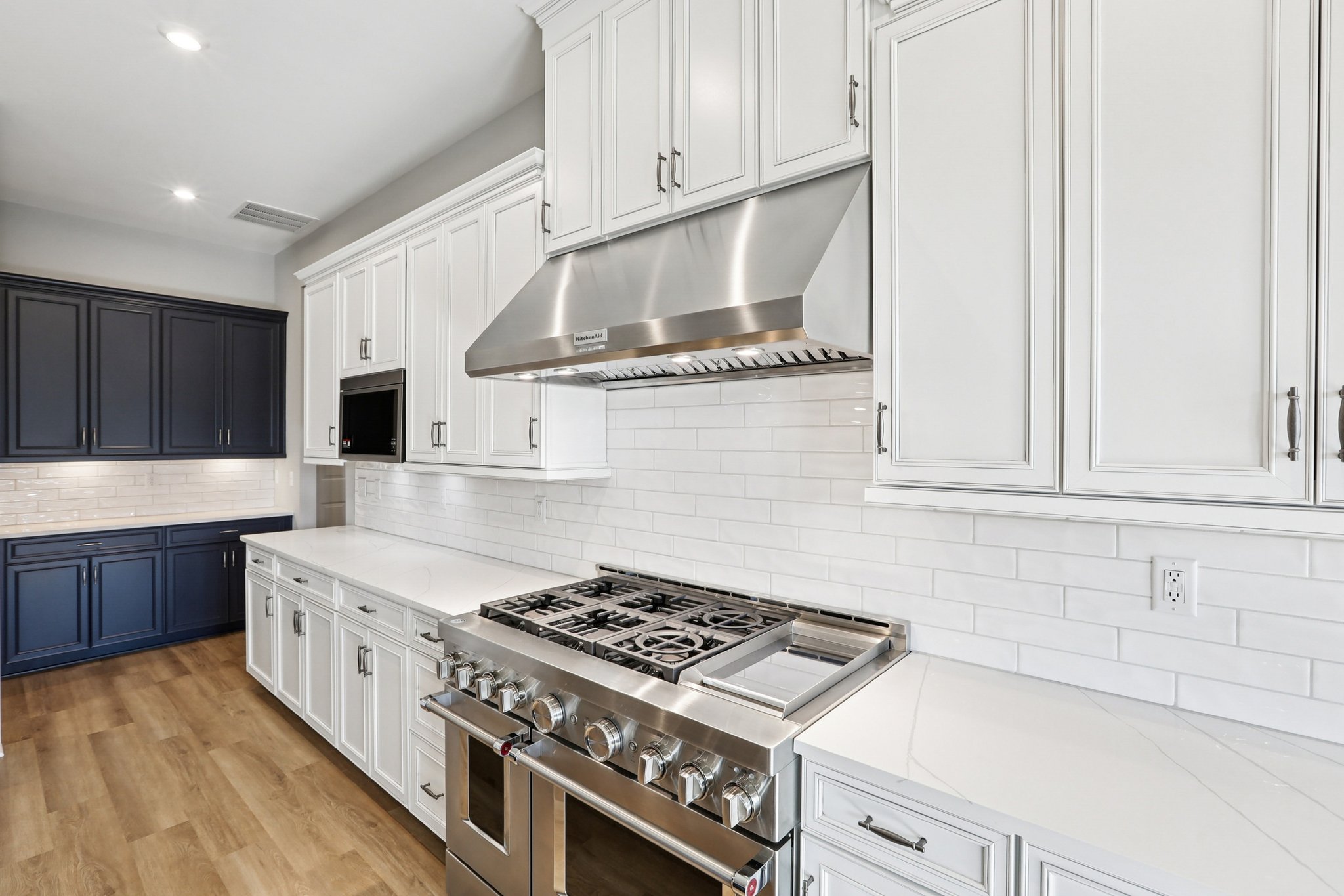 Lowery Wy-S2201-015.jpg