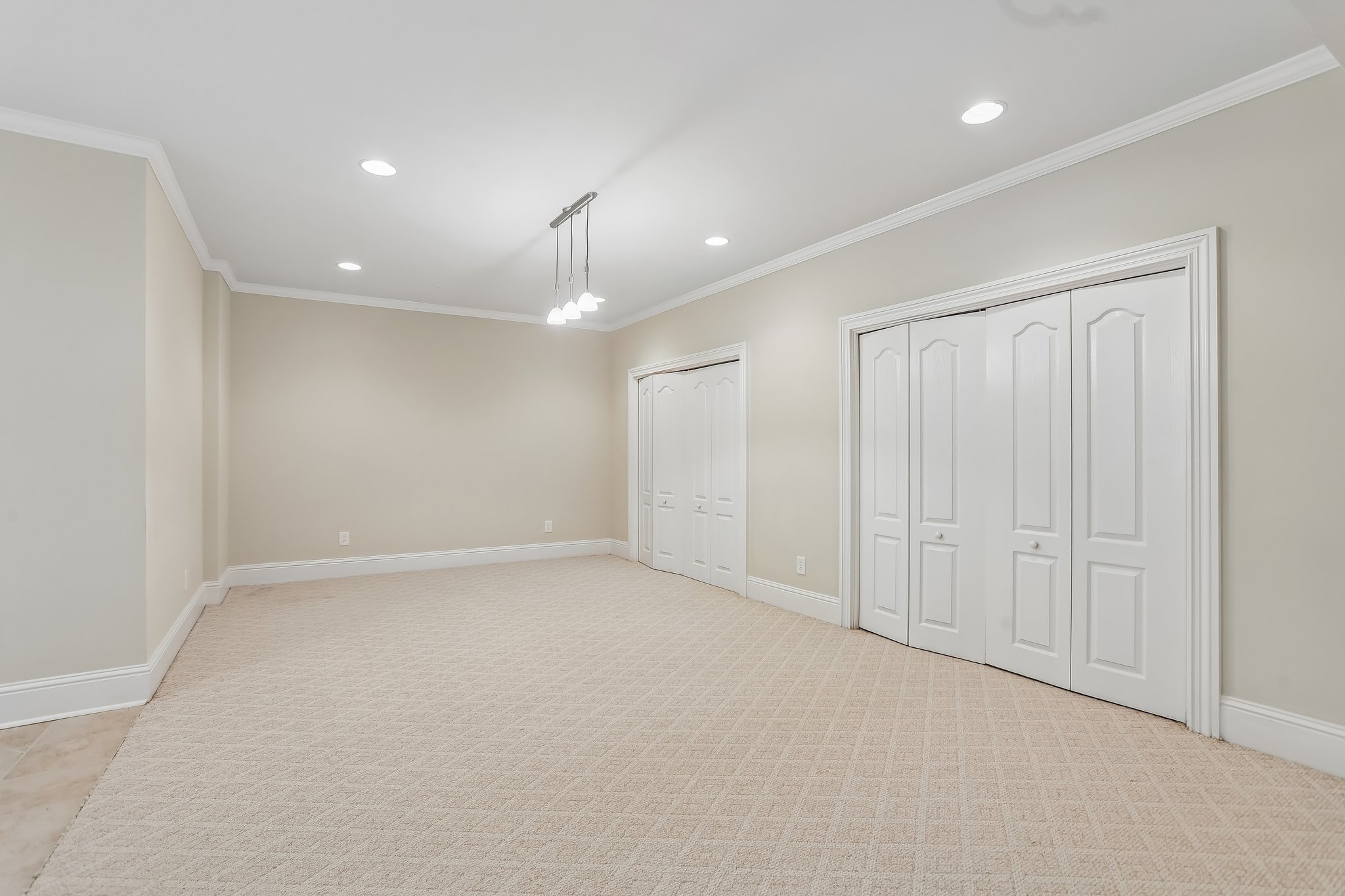 Darvish Ln-S1206-019.jpg