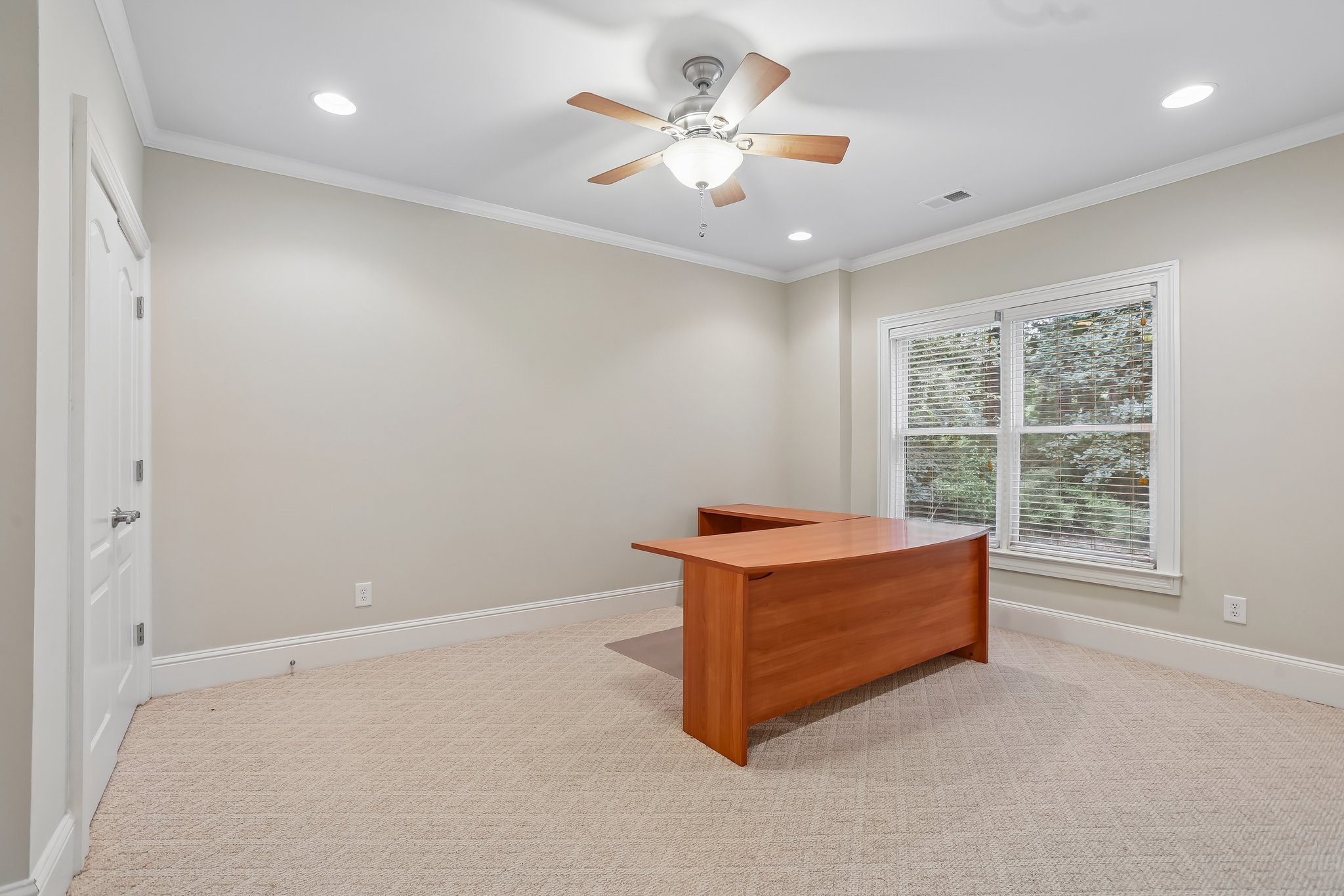 Darvish Ln-S1206-023.jpg