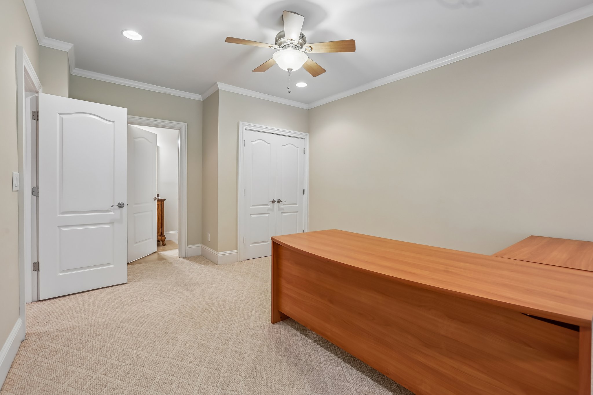 Darvish Ln-S1206-026.jpg