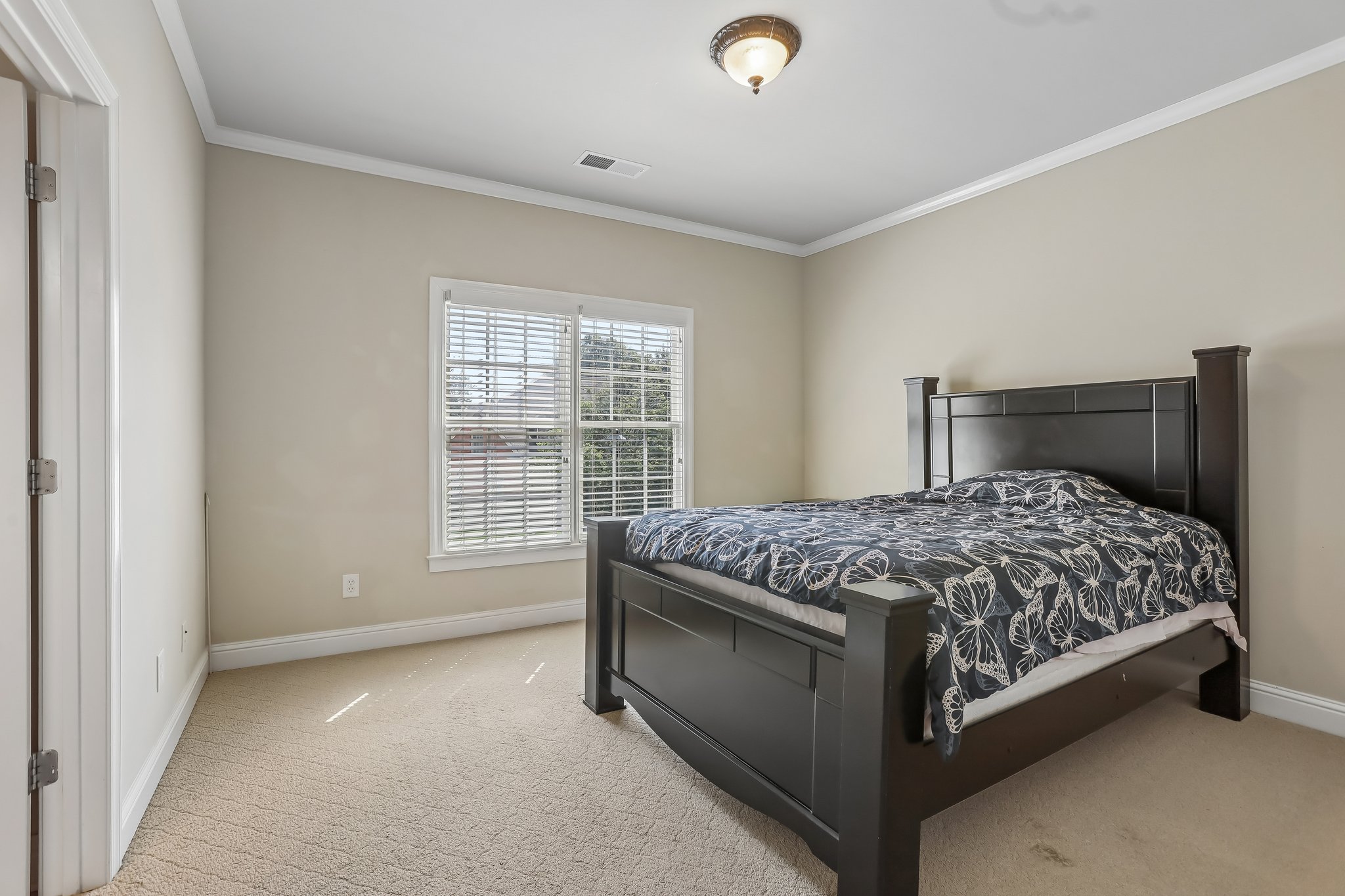Darvish Ln-S1206-036.jpg