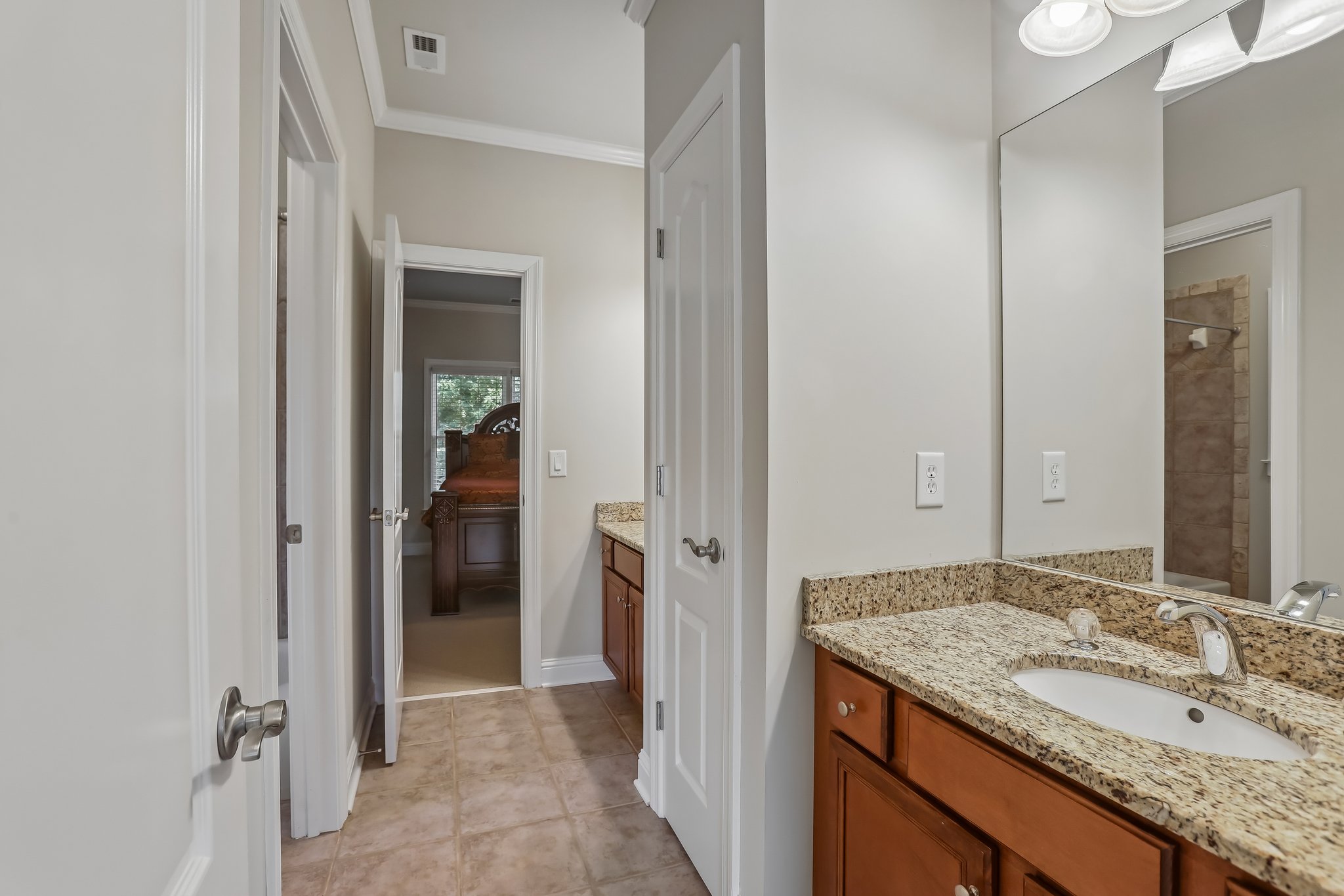 Darvish Ln-S1206-041.jpg