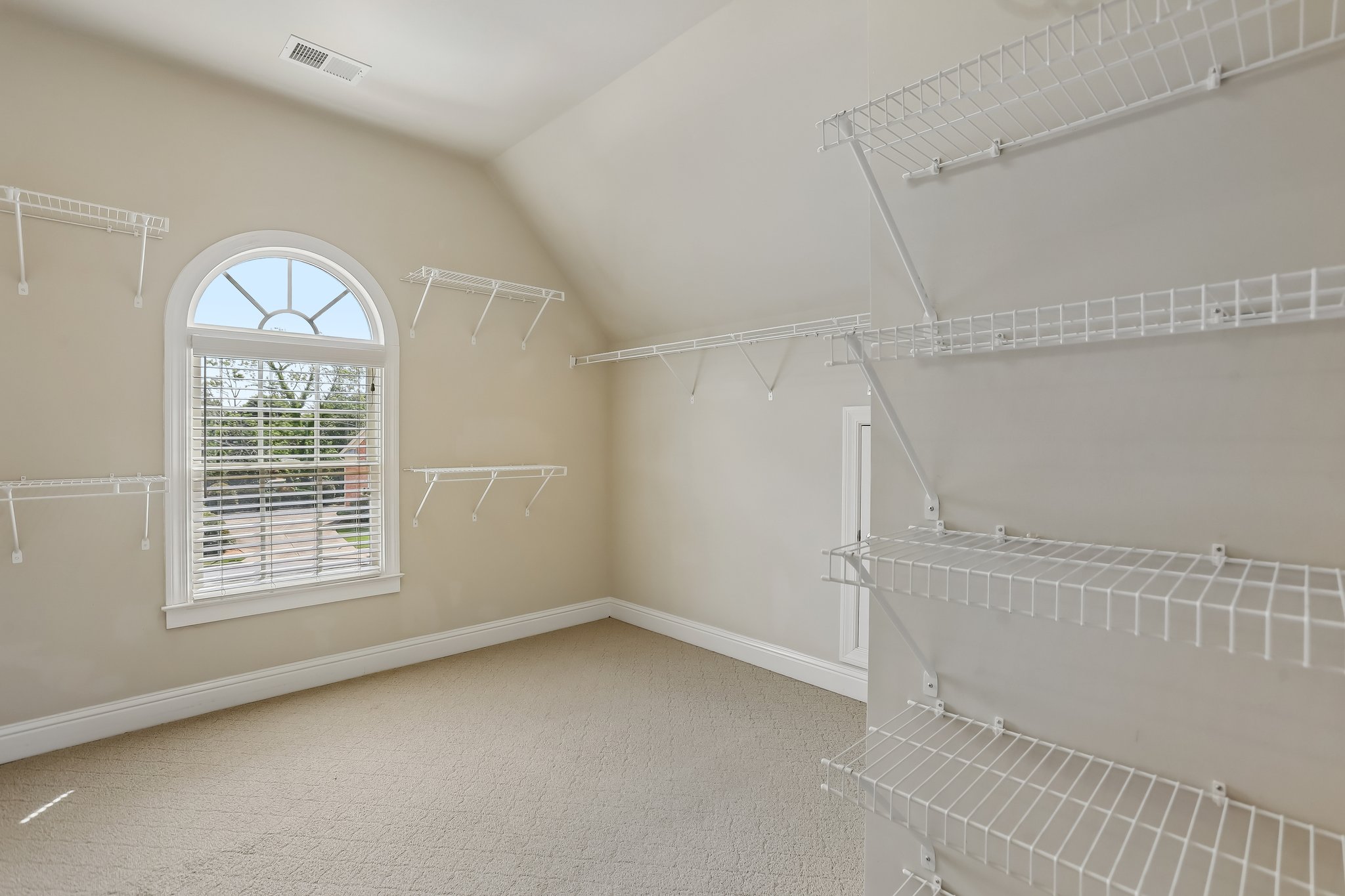 Darvish Ln-S1206-051.jpg