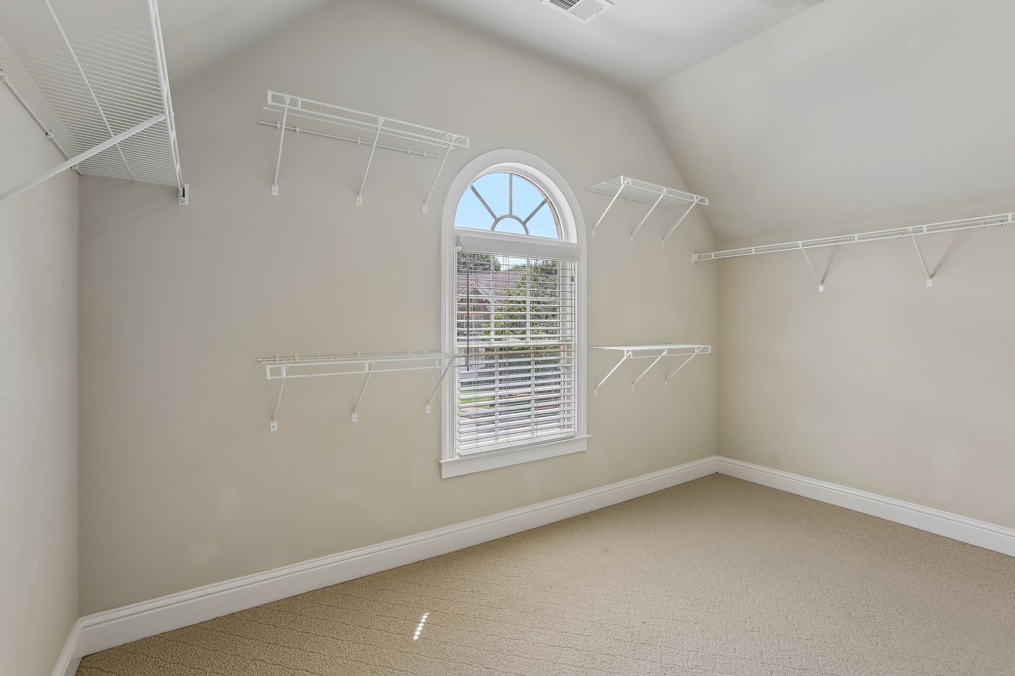 Darvish Ln-S1206-052.jpg