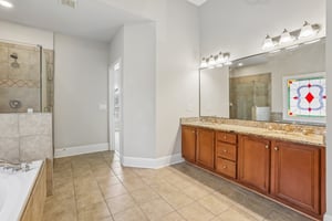 Darvish Ln-S1206-033.jpg