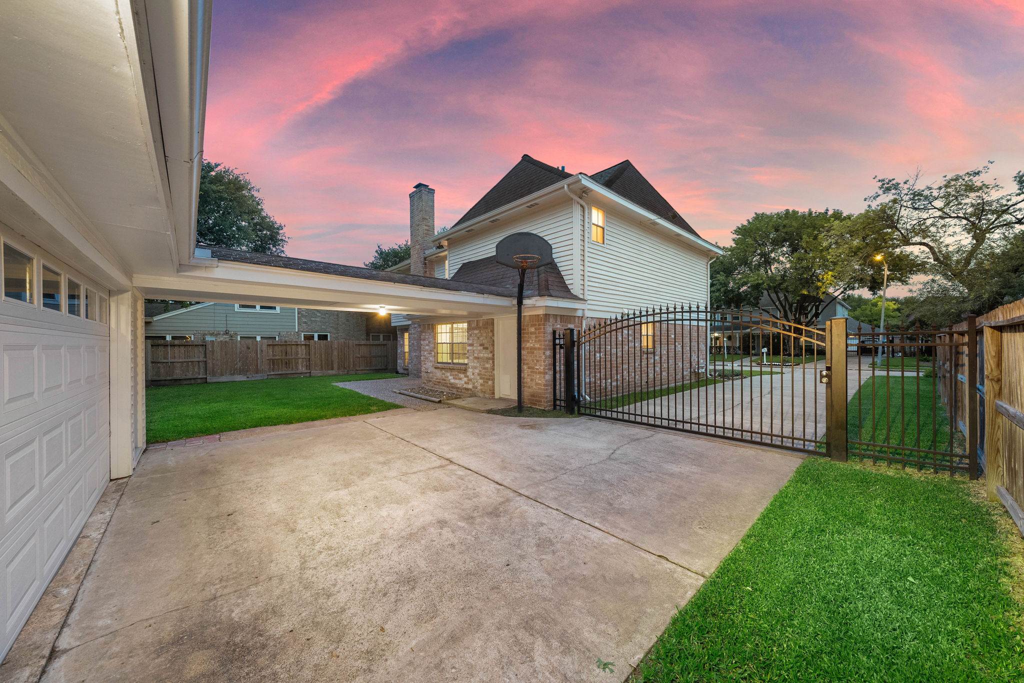 12519 Burgoyne Dr, Houston, TX 77077 Strata Visuals