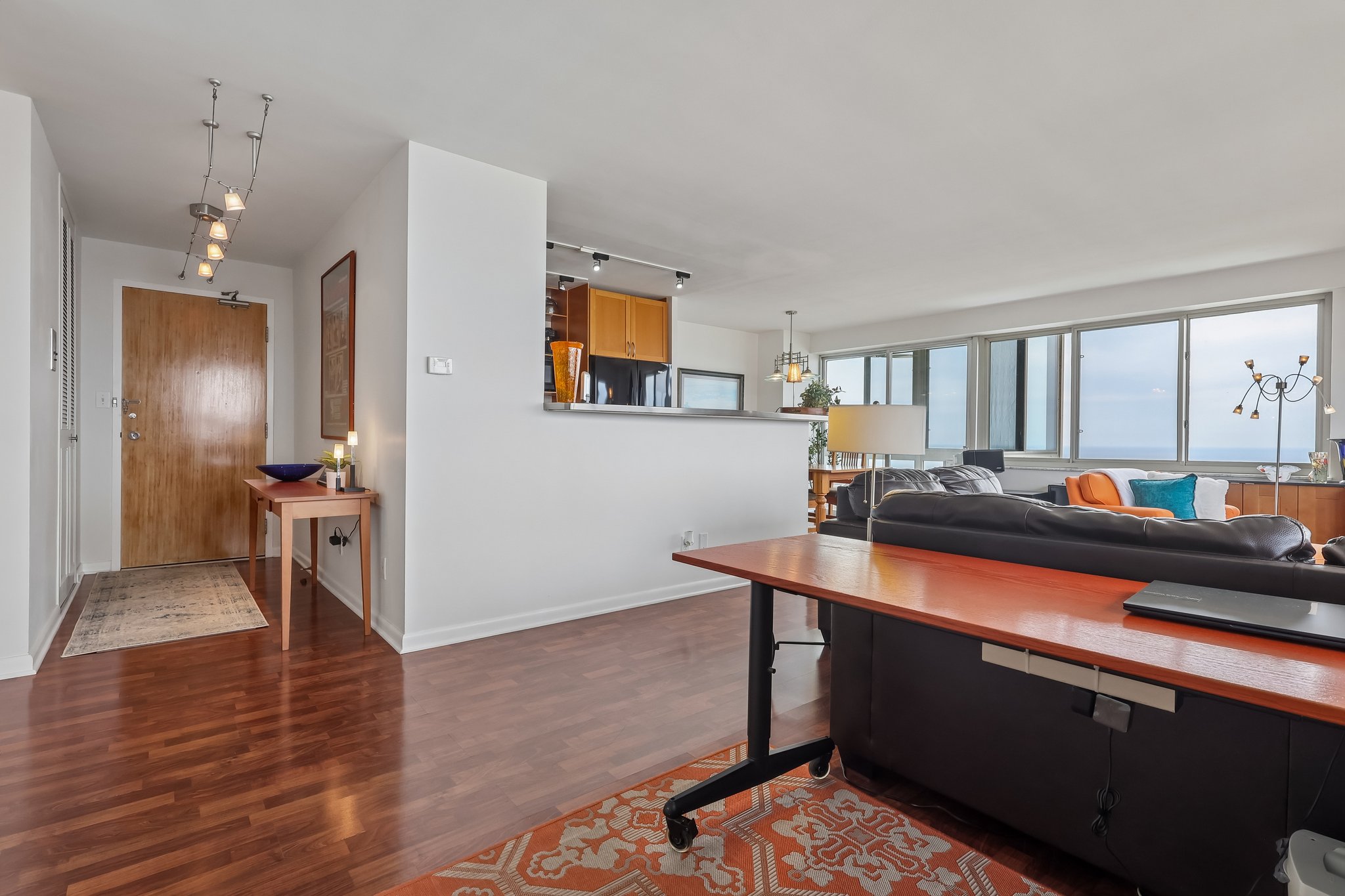 Edgewater Dr 1606-S1709-004.jpg