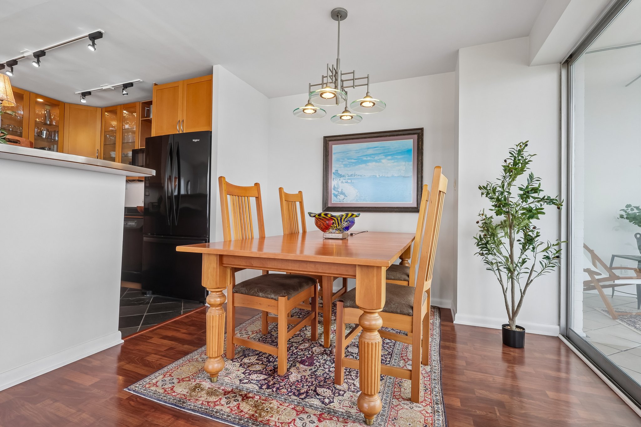 Edgewater Dr 1606-S1709-007.jpg