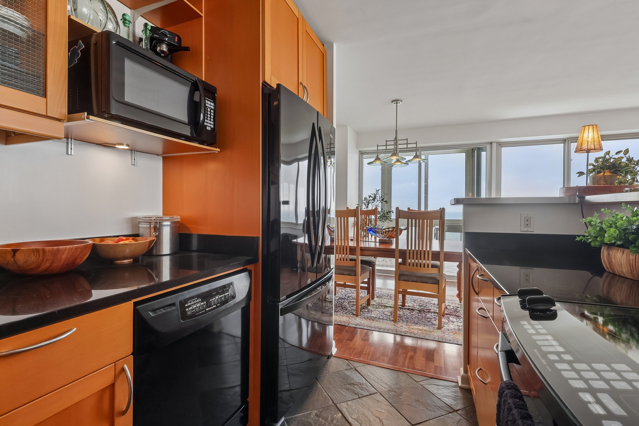 Edgewater Dr 1606-S1709-010.jpg