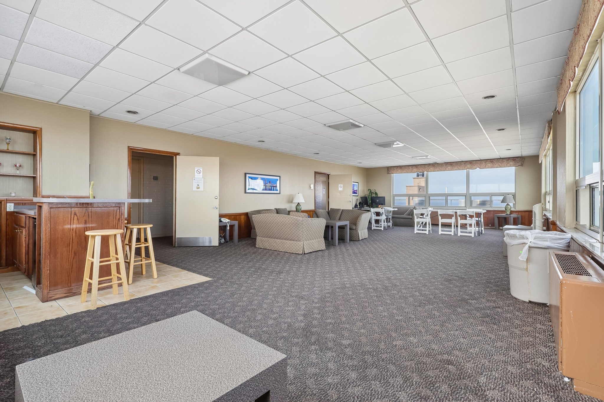 Edgewater Dr 1606-S1709-012.jpg