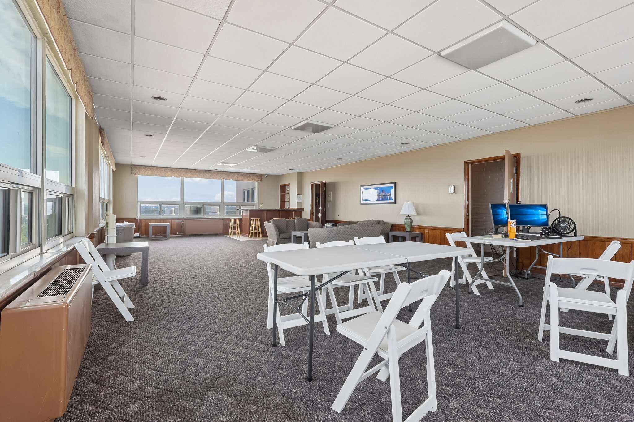 Edgewater Dr 1606-S1709-013.jpg