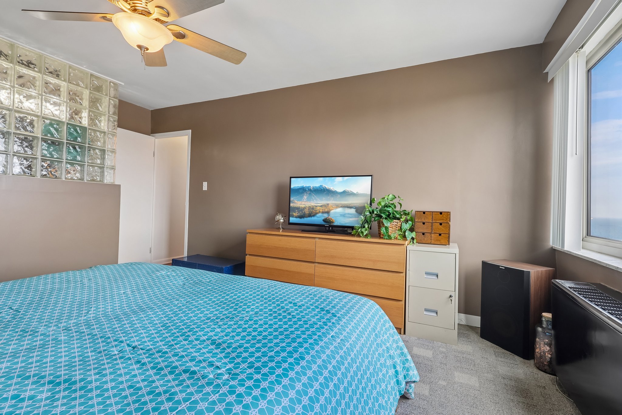 Edgewater Dr 1606-S1709-021.jpg