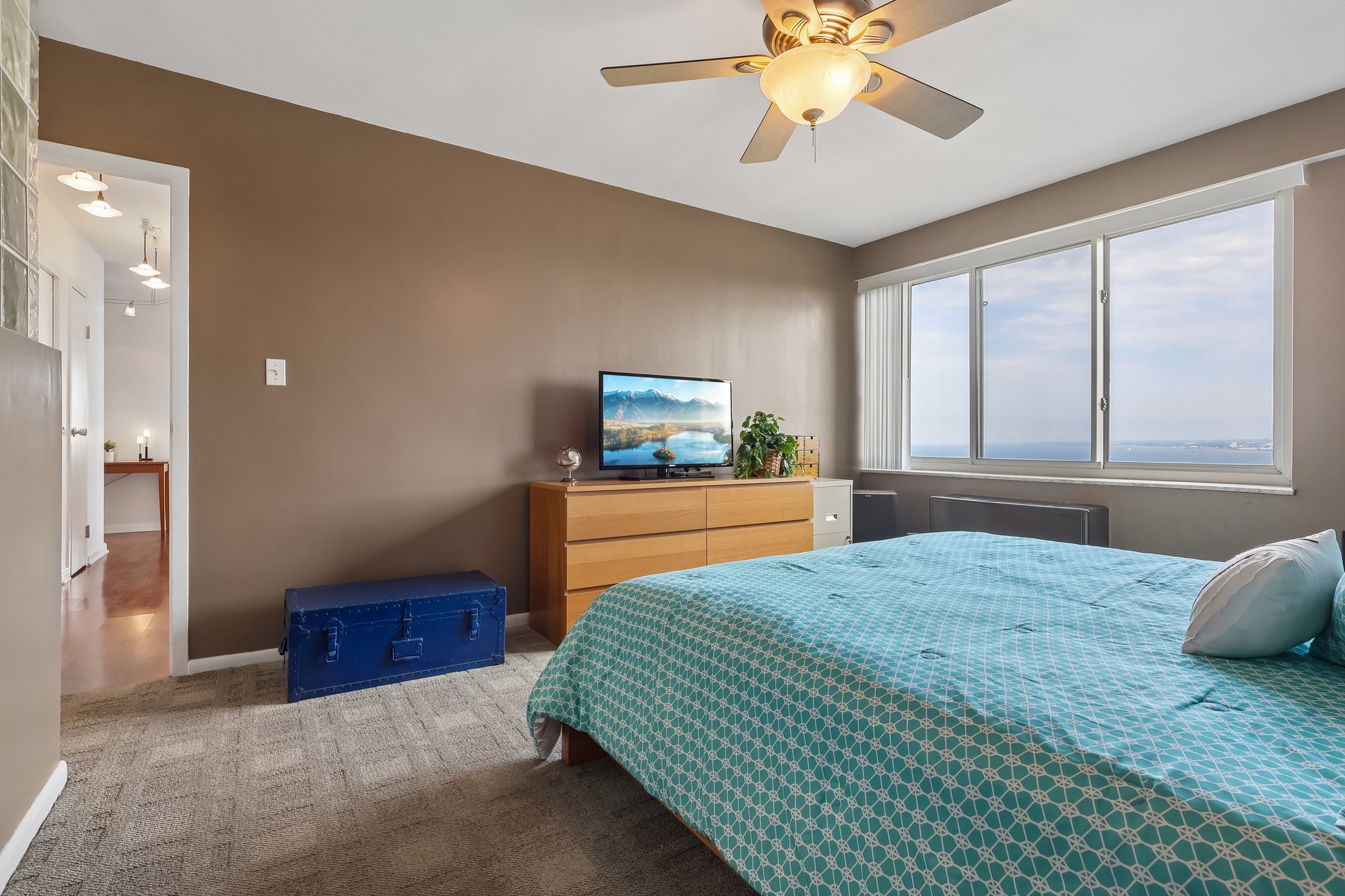 Edgewater Dr 1606-S1709-022.jpg
