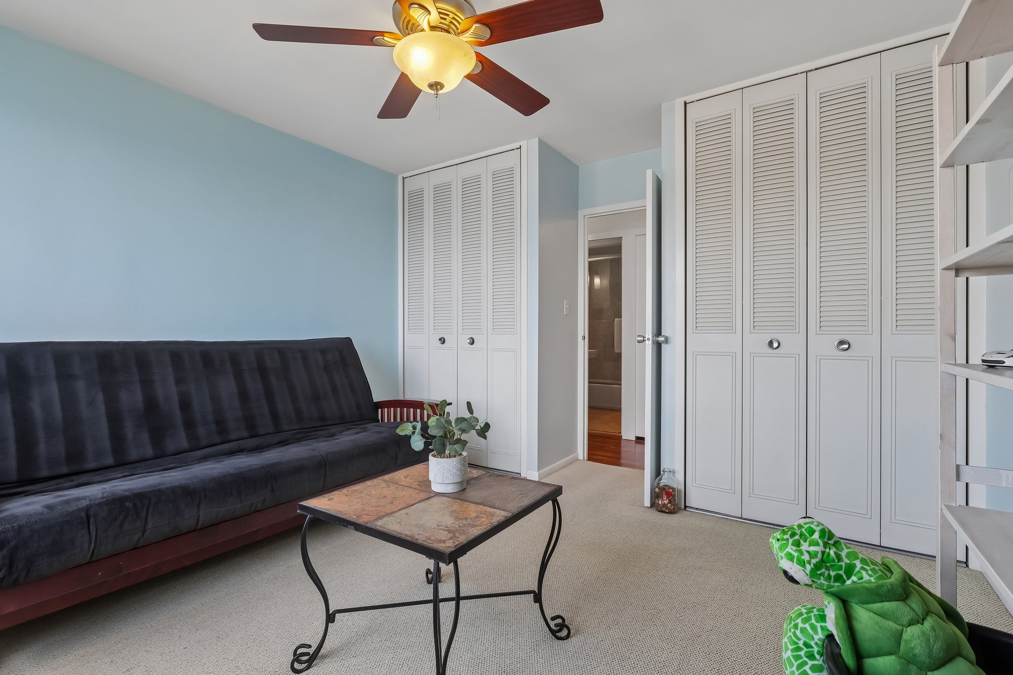 Edgewater Dr 1606-S1709-025.jpg