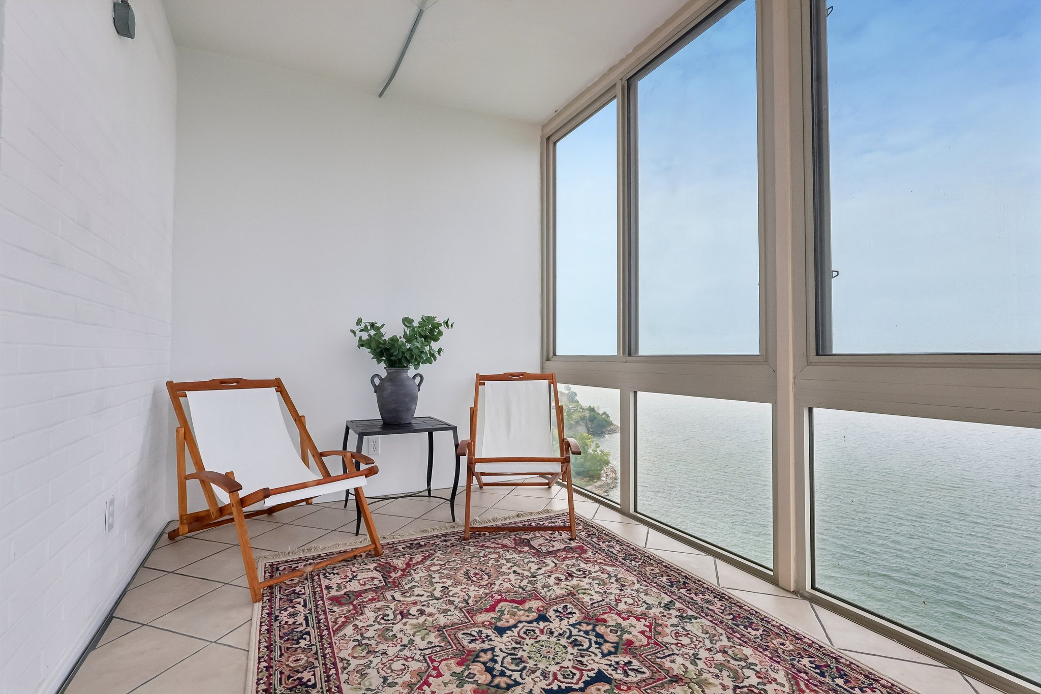 Edgewater Dr 1606-S1709-027.jpg