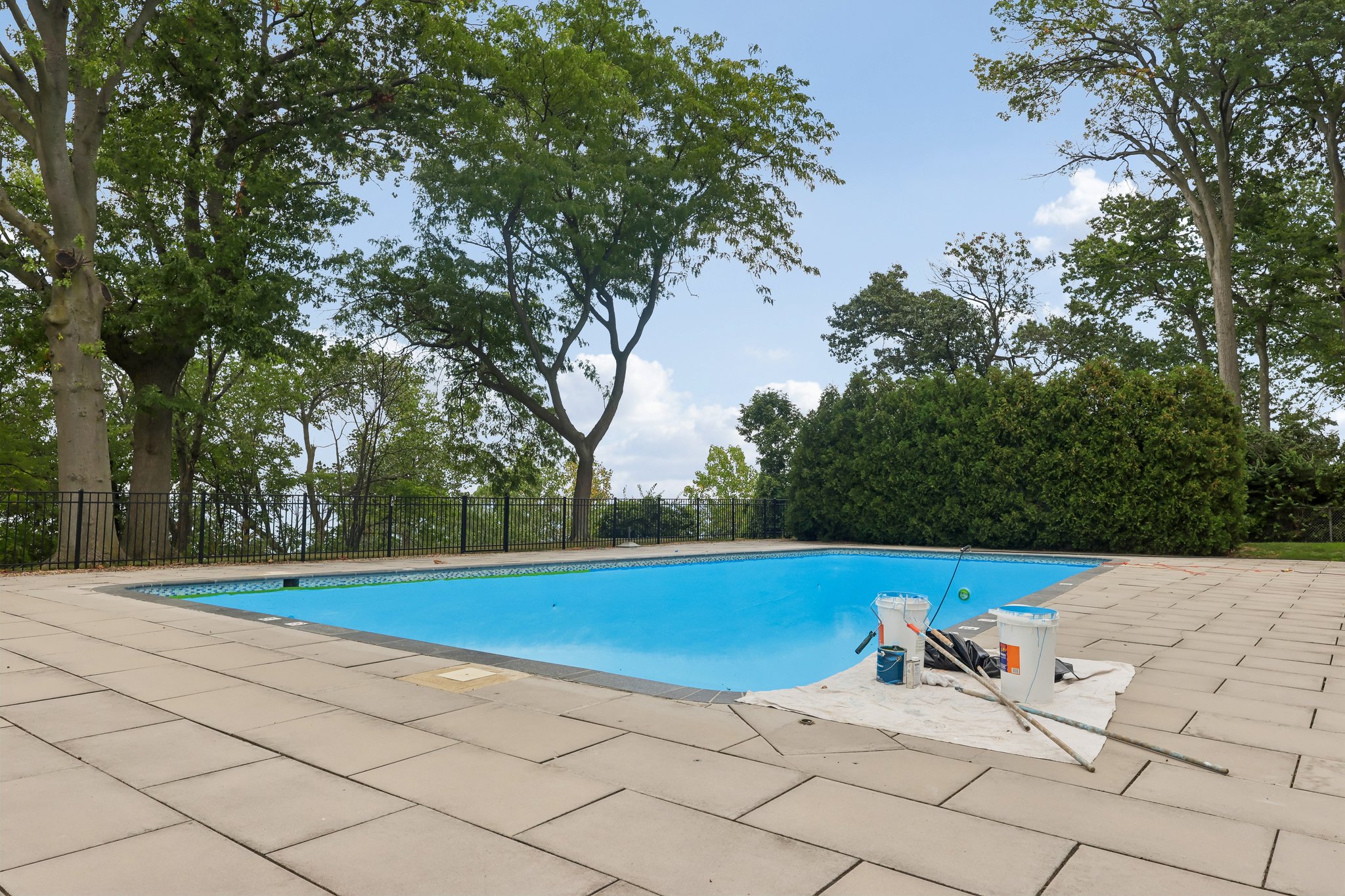 Edgewater Dr 1606-S1709-035.jpg