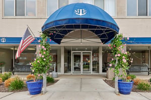 Edgewater Dr 1606-S1709-001.jpg