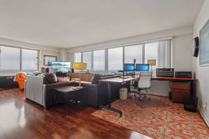 Edgewater Dr 1606-S1709-002.jpg