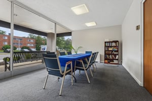 Edgewater Dr 1606-S1709-017.jpg