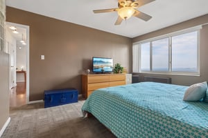 Edgewater Dr 1606-S1709-022.jpg