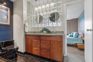 Edgewater Dr 1606-S1709-024.jpg
