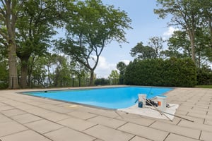 Edgewater Dr 1606-S1709-035.jpg