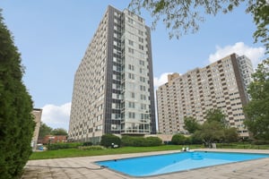 Edgewater Dr 1606-S1709-037.jpg