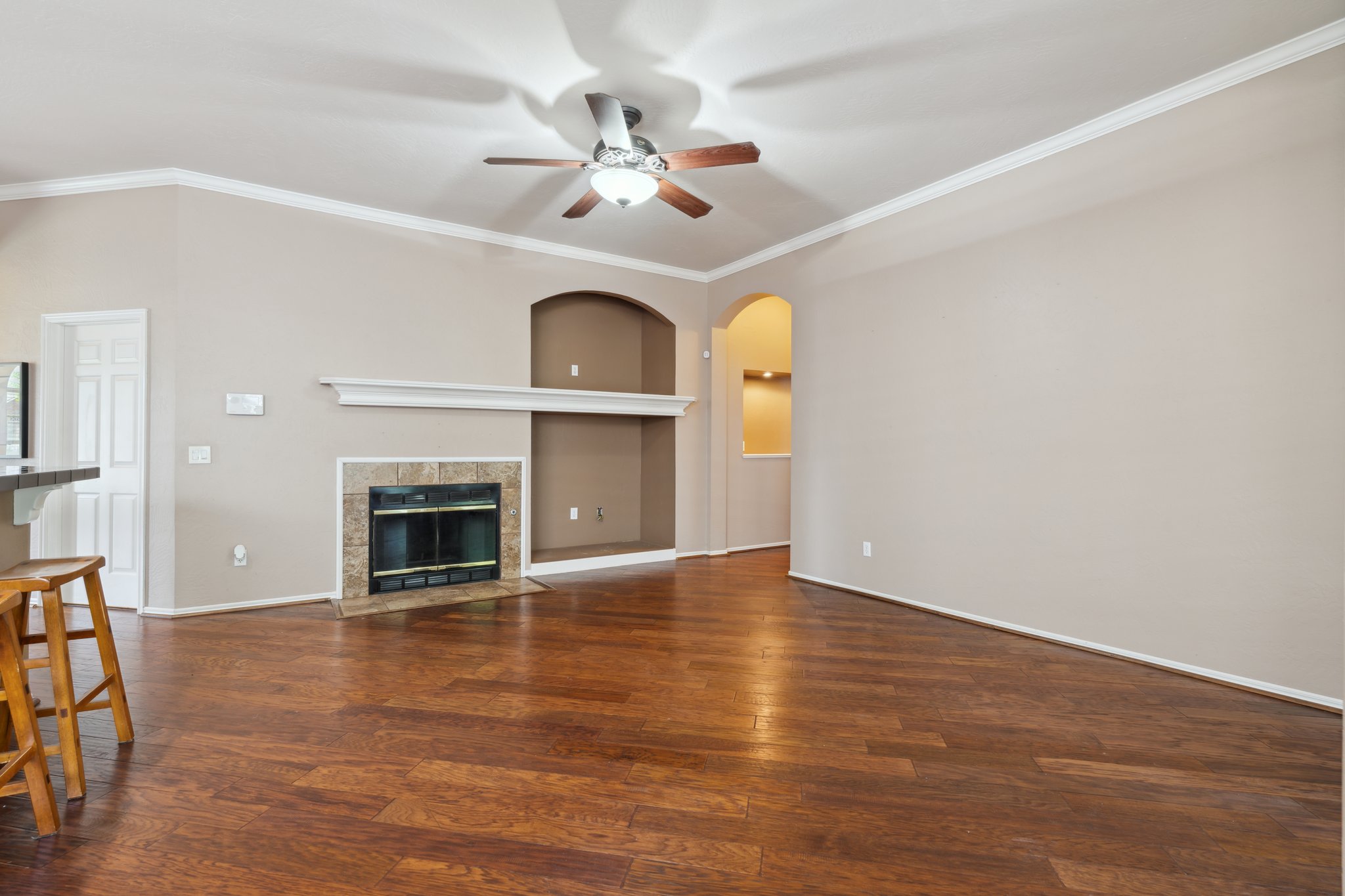 12525 Youngs Pl_012.jpg