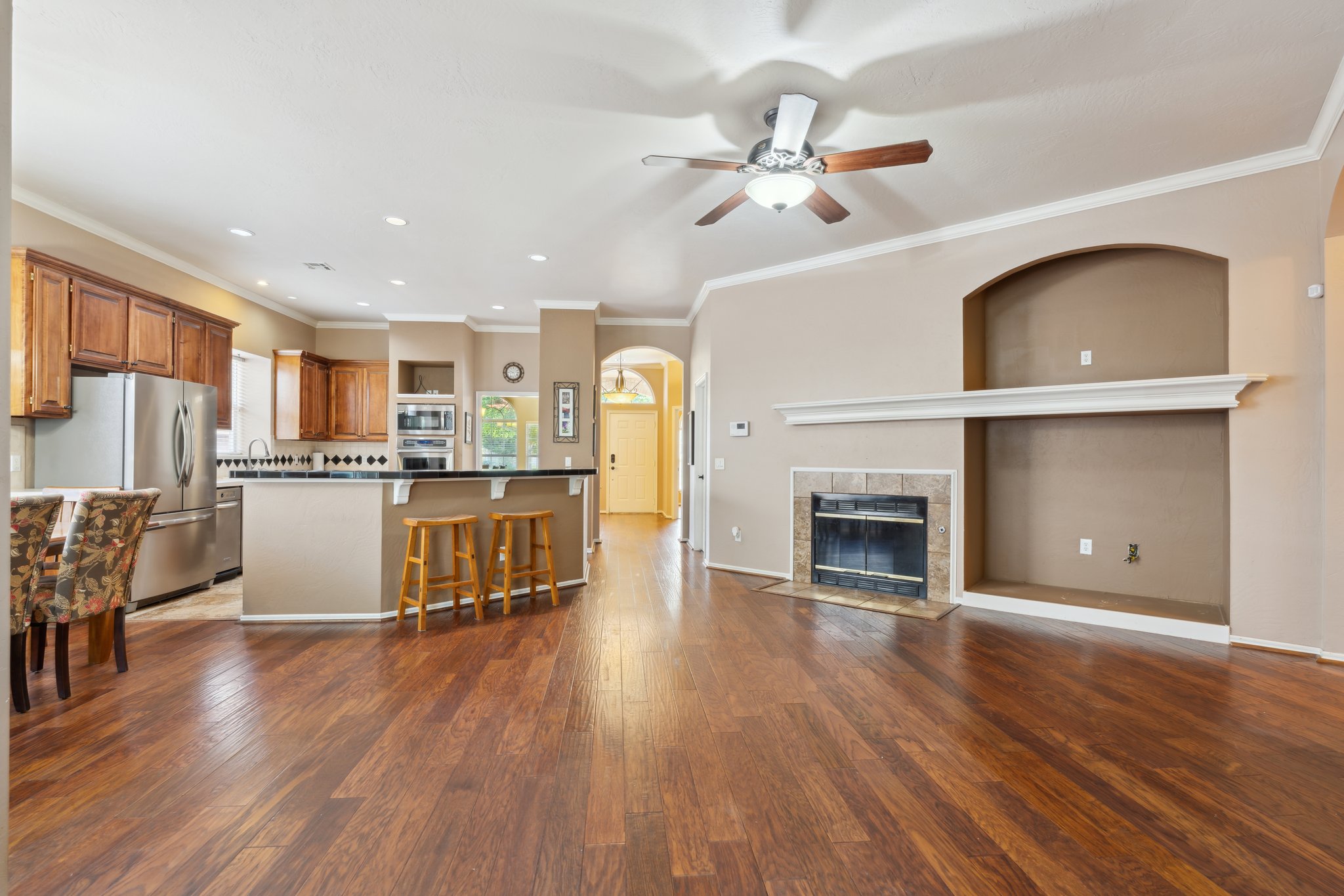 12525 Youngs Pl_013.jpg