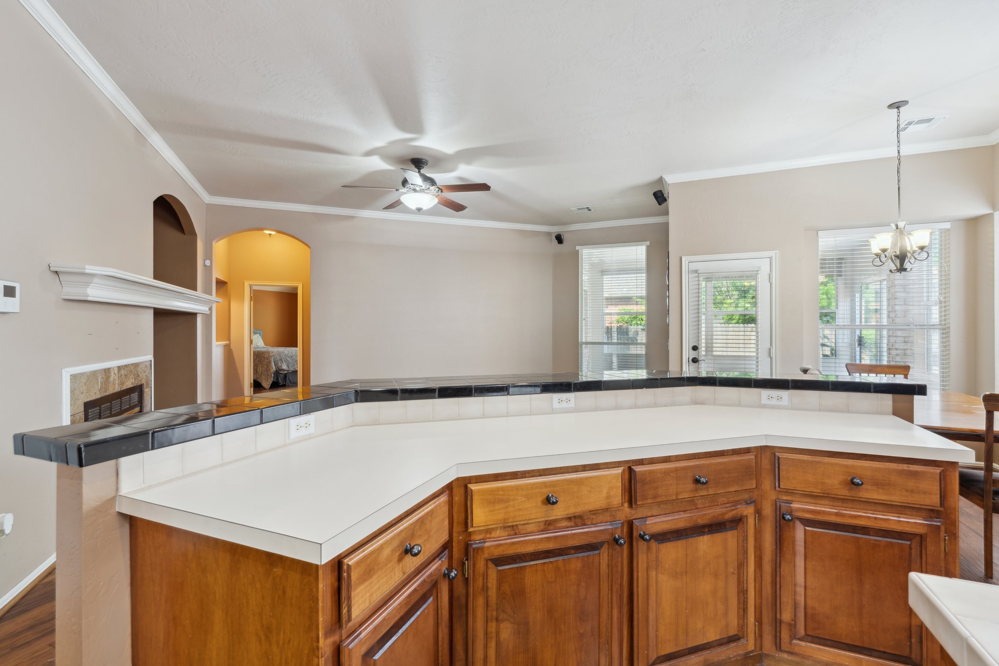 12525 Youngs Pl_022.jpg