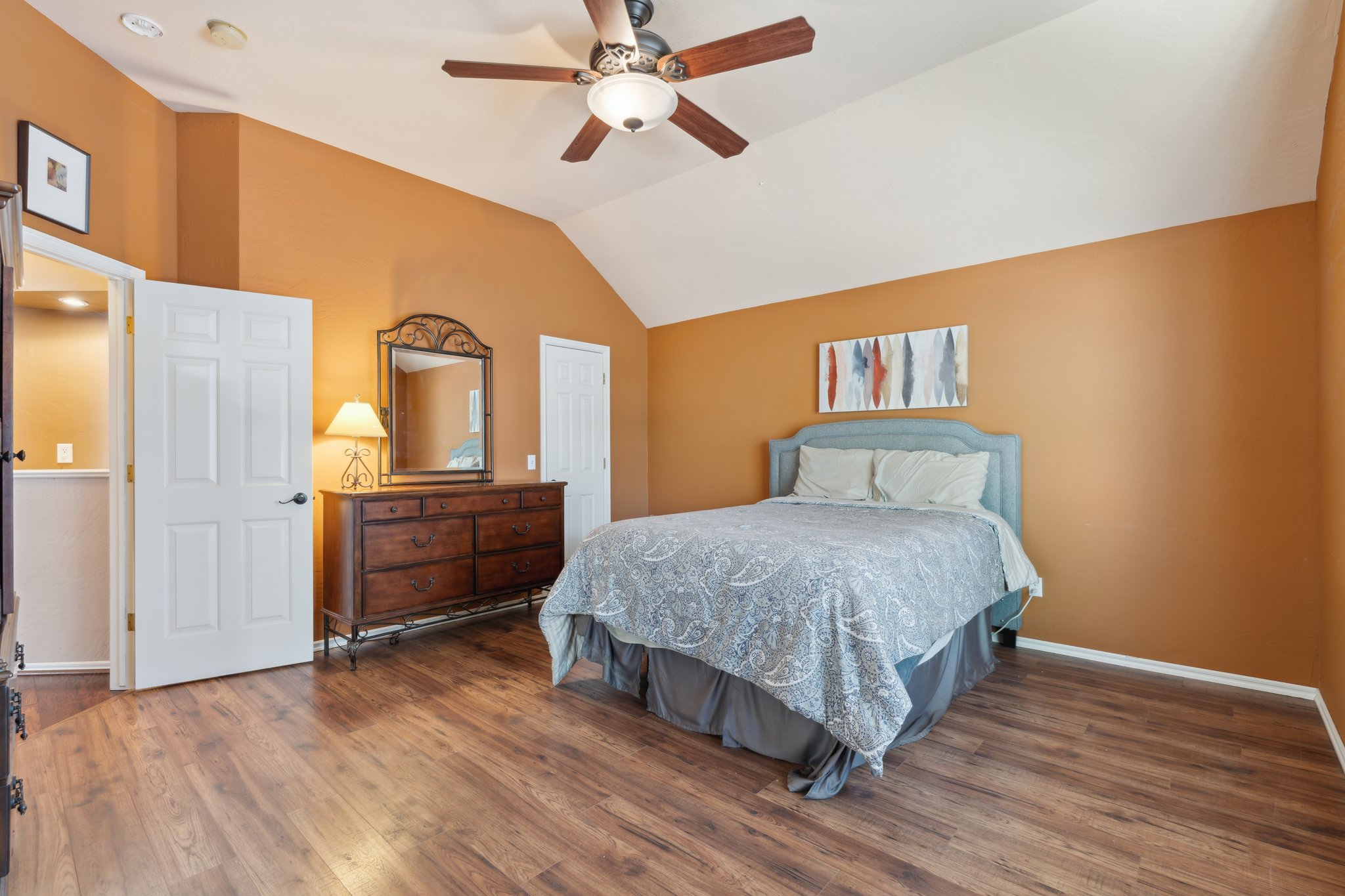 12525 Youngs Pl_029.jpg