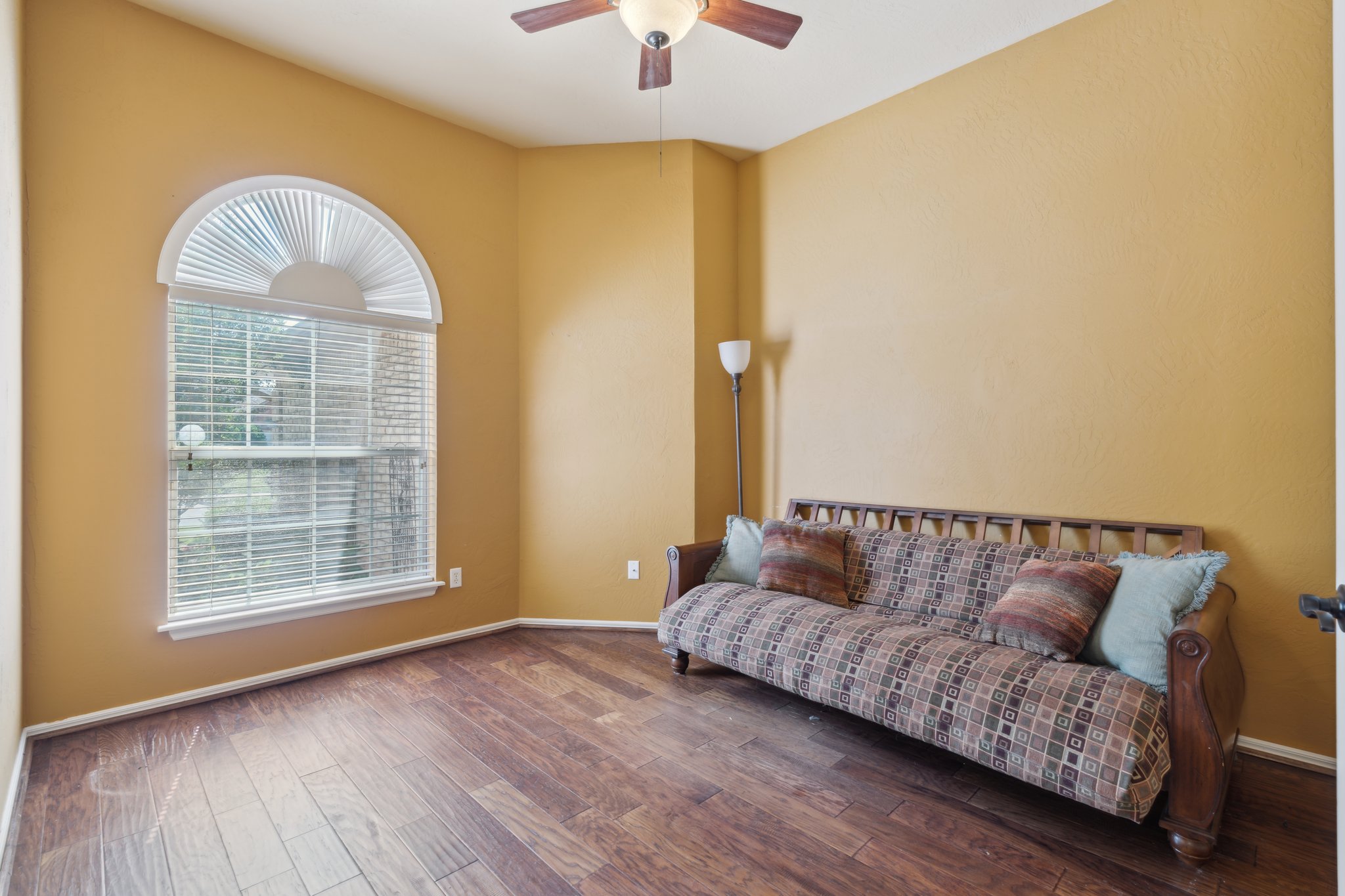 12525 Youngs Pl_042.jpg