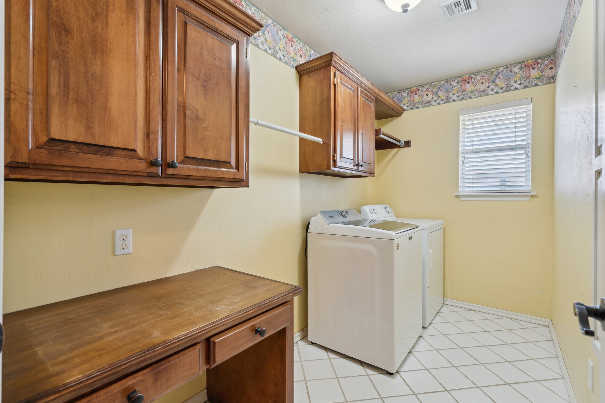 12525 Youngs Pl_045.jpg