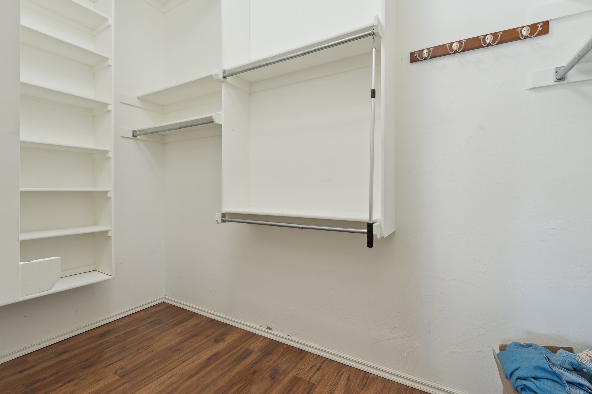 12525 Youngs Pl_047.jpg